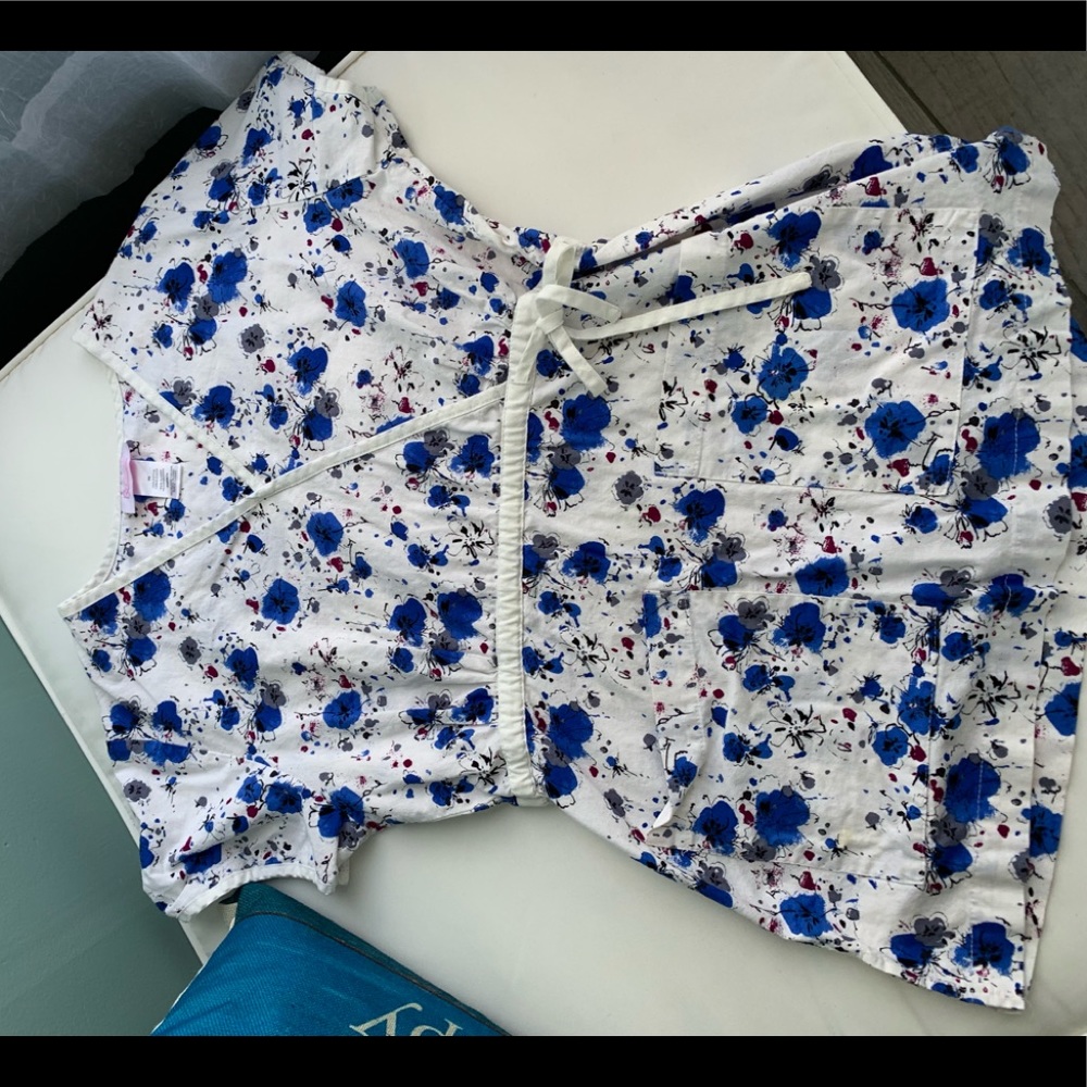 Top delicate pattern scrub